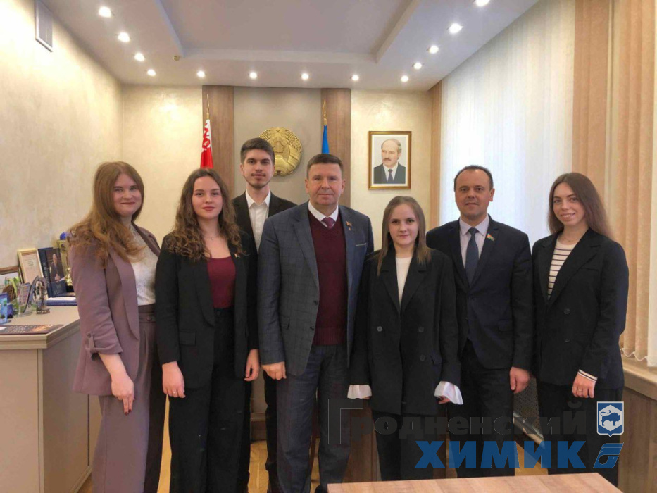 Молодёжь ФЗХ_молодёжный Совет_1.jpeg